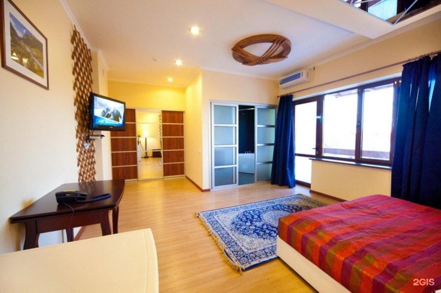 Tian-Shan Hotel บิชเคก ภายนอก รูปภาพ
