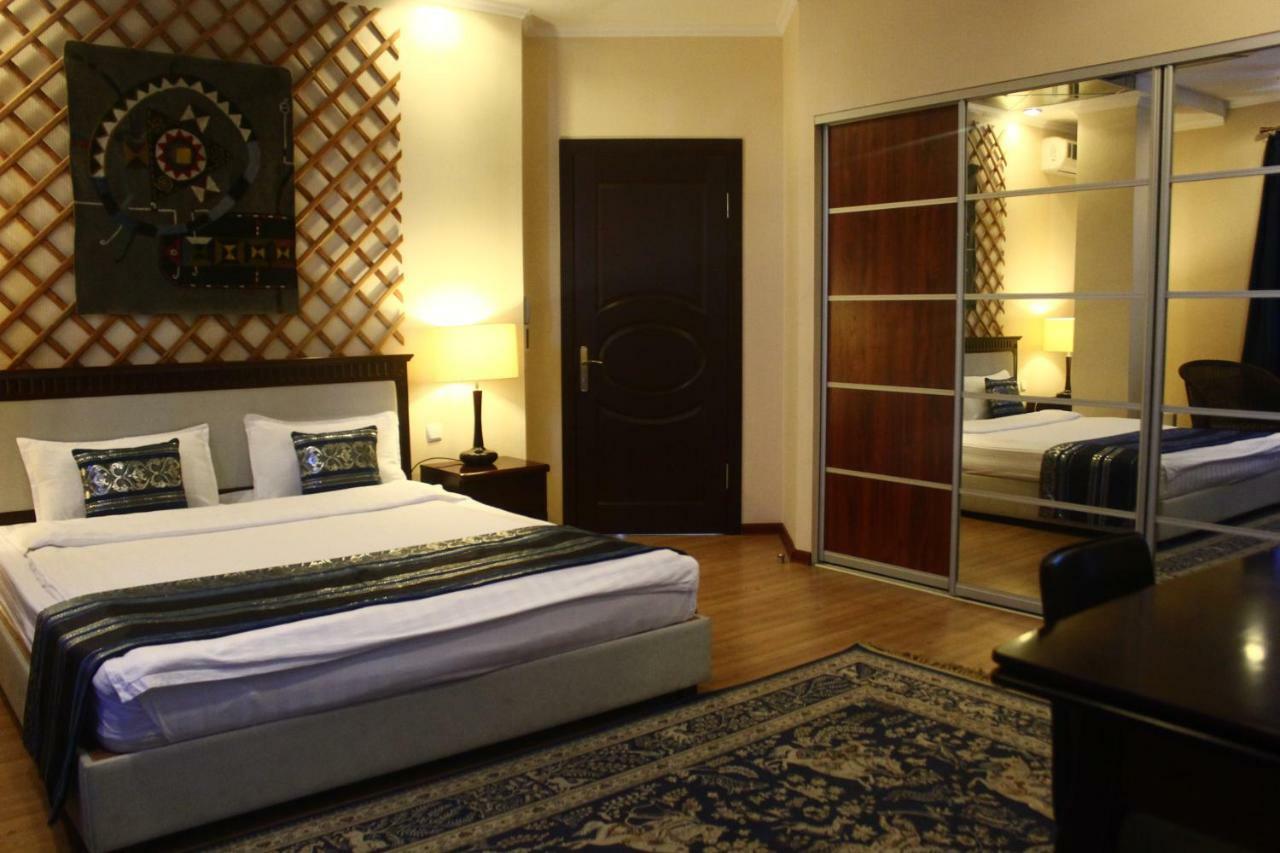 Tian-Shan Hotel บิชเคก ภายนอก รูปภาพ